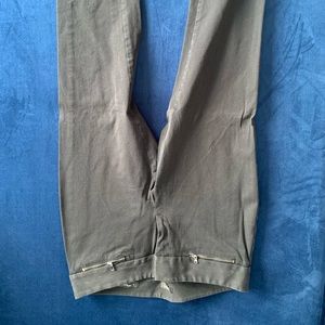 Black loft cropped pants with zipper detail size 8